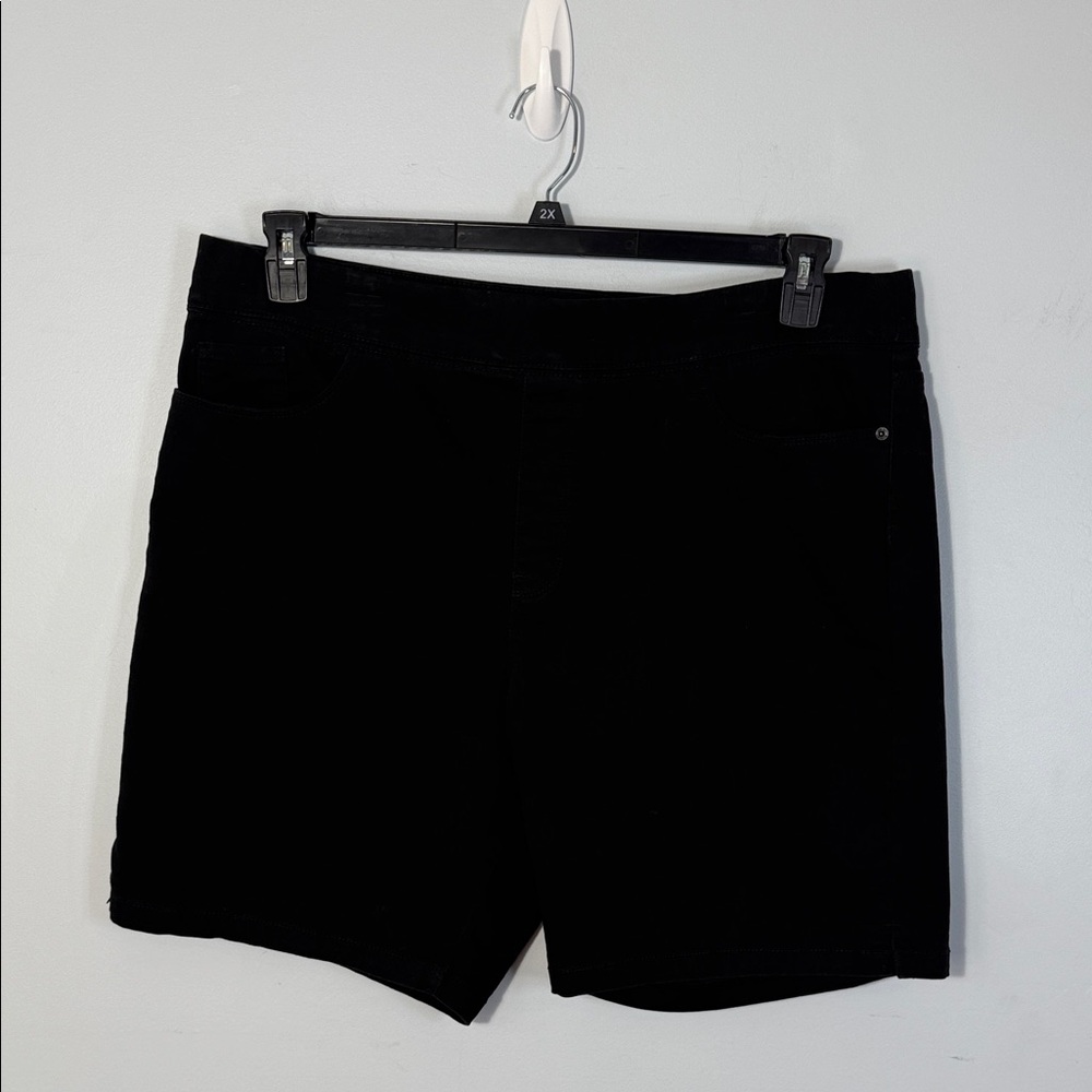 DKNY Shorts Black Pull On Bermudas in Size XXL‎  EUC